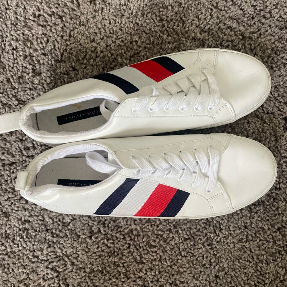 Tommy Hilfiger women’s shoes size 10